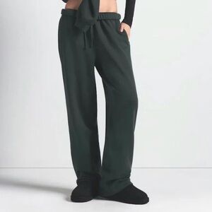 SKIMS Cotton Fleece CLASSIC STRAIGHT LEG PANT SPRUCE